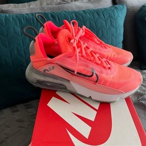 Nike air max 2090 size 8 (w) lava glow, black, white, sliver - minimal wear.
